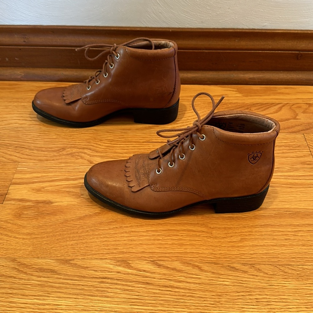 Ariat - Picture 3 of 8
